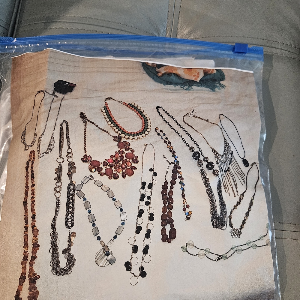 Elegant Multi-Color Necklaces (15)